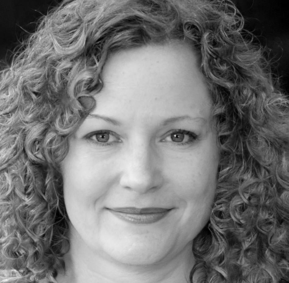 Evelyn Pemberton, Lead Financial Educator and founder of dorlenqia's curriculum development program